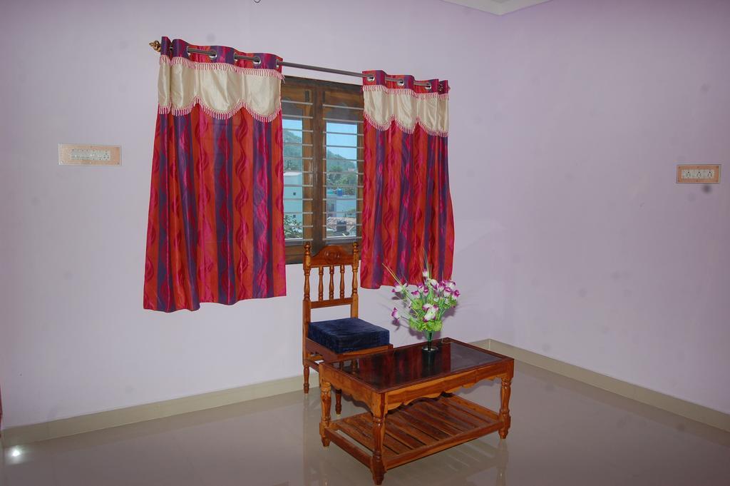 Rainbow Guest House Tiruvannāmalai Værelse billede