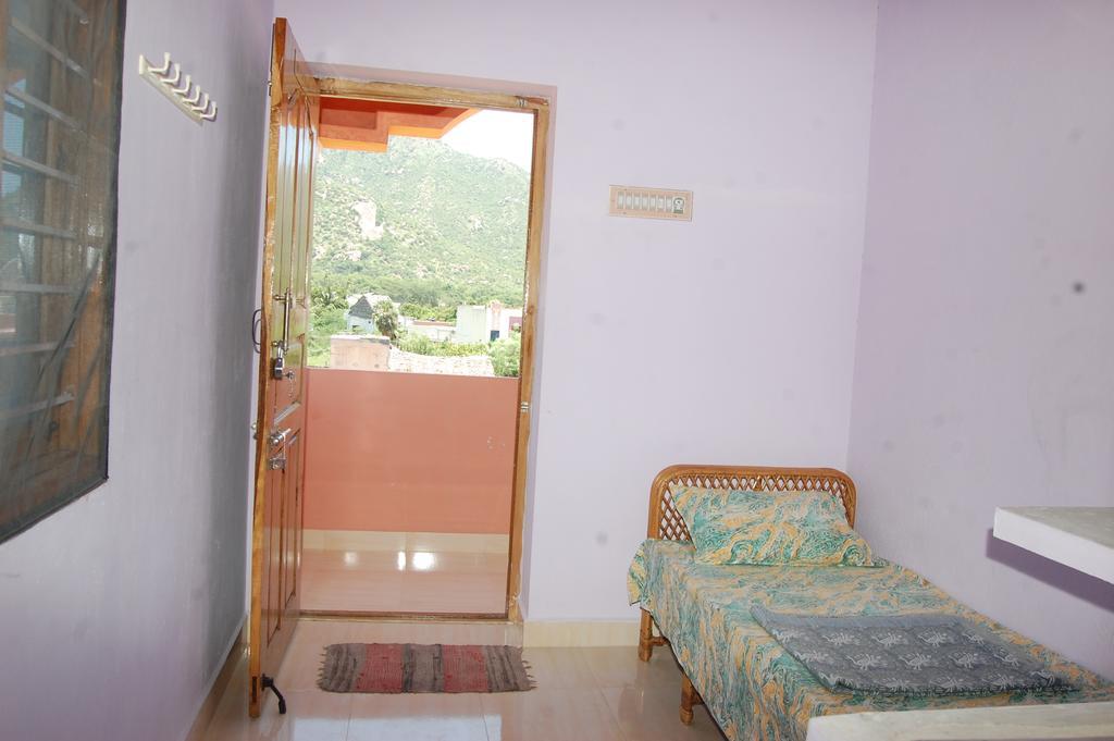 Rainbow Guest House Tiruvannāmalai Værelse billede